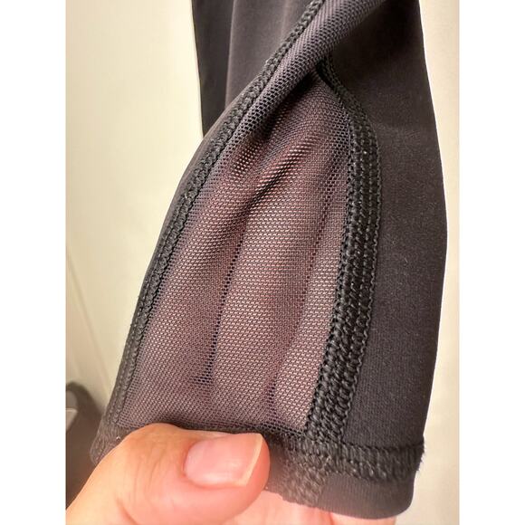 Lululemon Cropped Legging With Mesh Detail - Picture 7 of 8